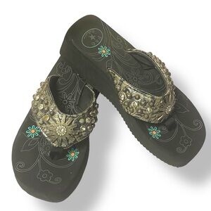 Elegant Black and Gold Women's Sandals